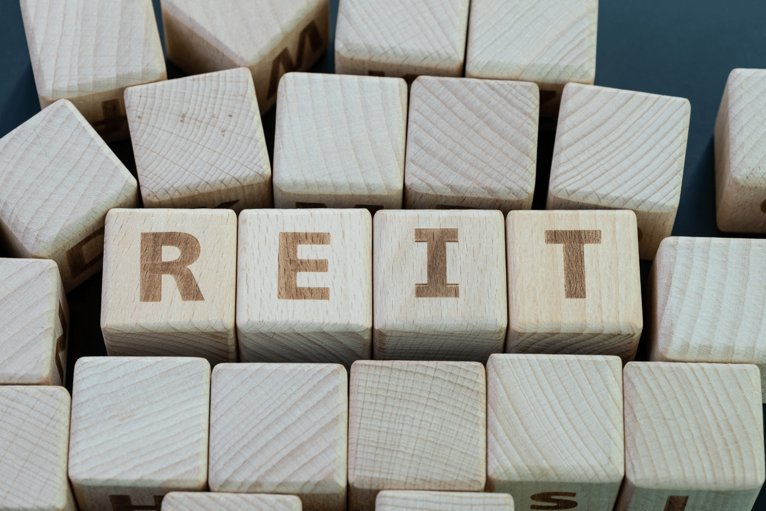 how to invest in REITs